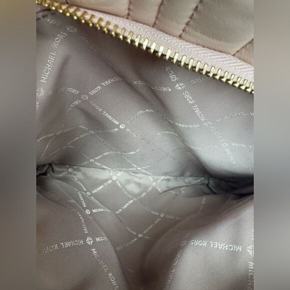 Michael Kors Abbey Backpack Quilted Rose in Pink - Picture 5 of 6